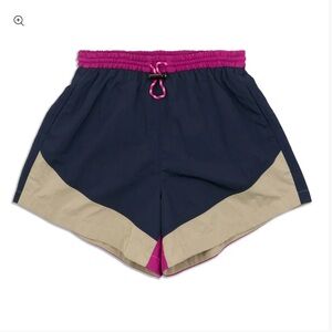 Evergreen High-Rise Short / DESIGNED FOR ON THE MOVE